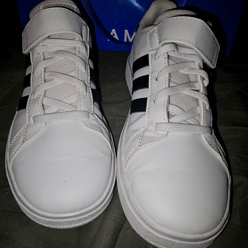 ADIDAS Youth 2.5